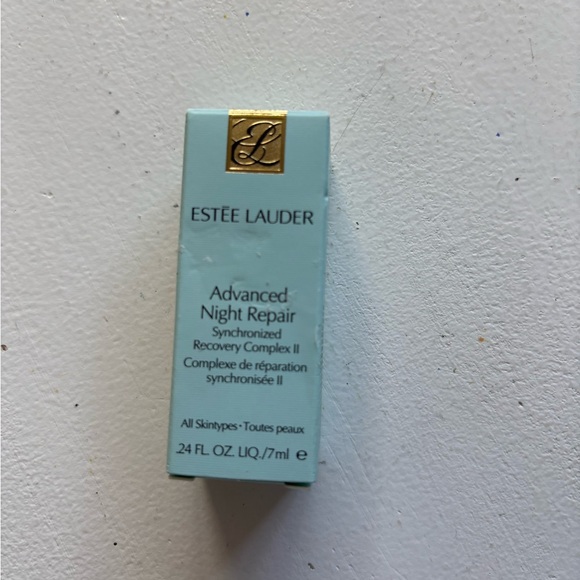 Estee Lauder Advanced Night Repair Eye Lift + Sculpt - Picture 9 of 9